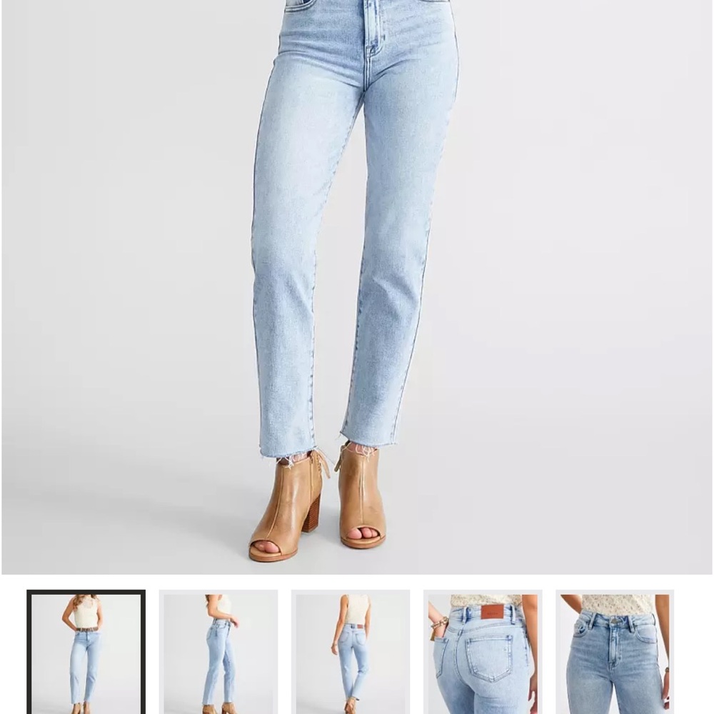 ISO!!!!LOOKING FOR THIS PAIR OF JEANS IN A SIZE 27